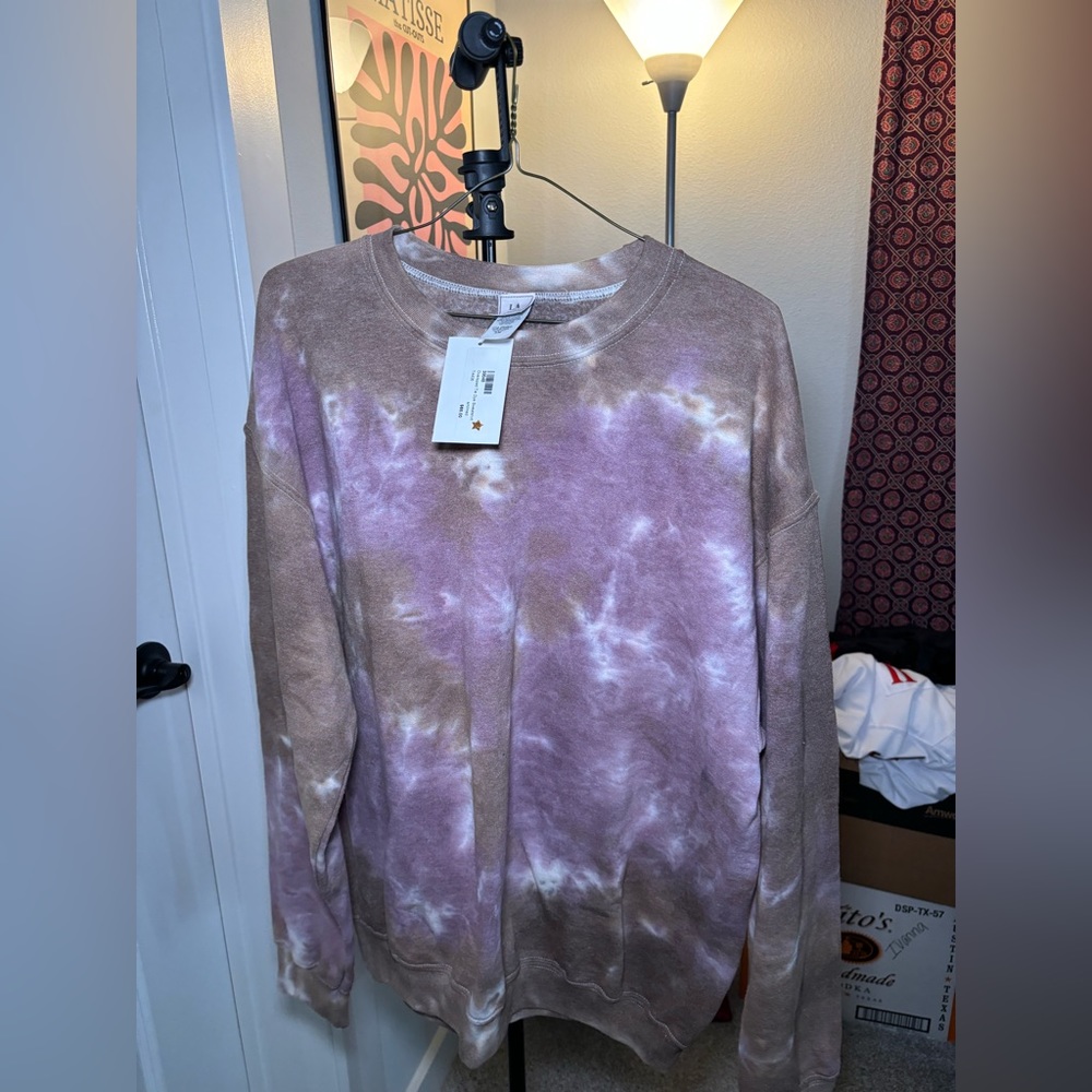 BRAND NEW LA LUXE S/M tie dyed sweatshirt